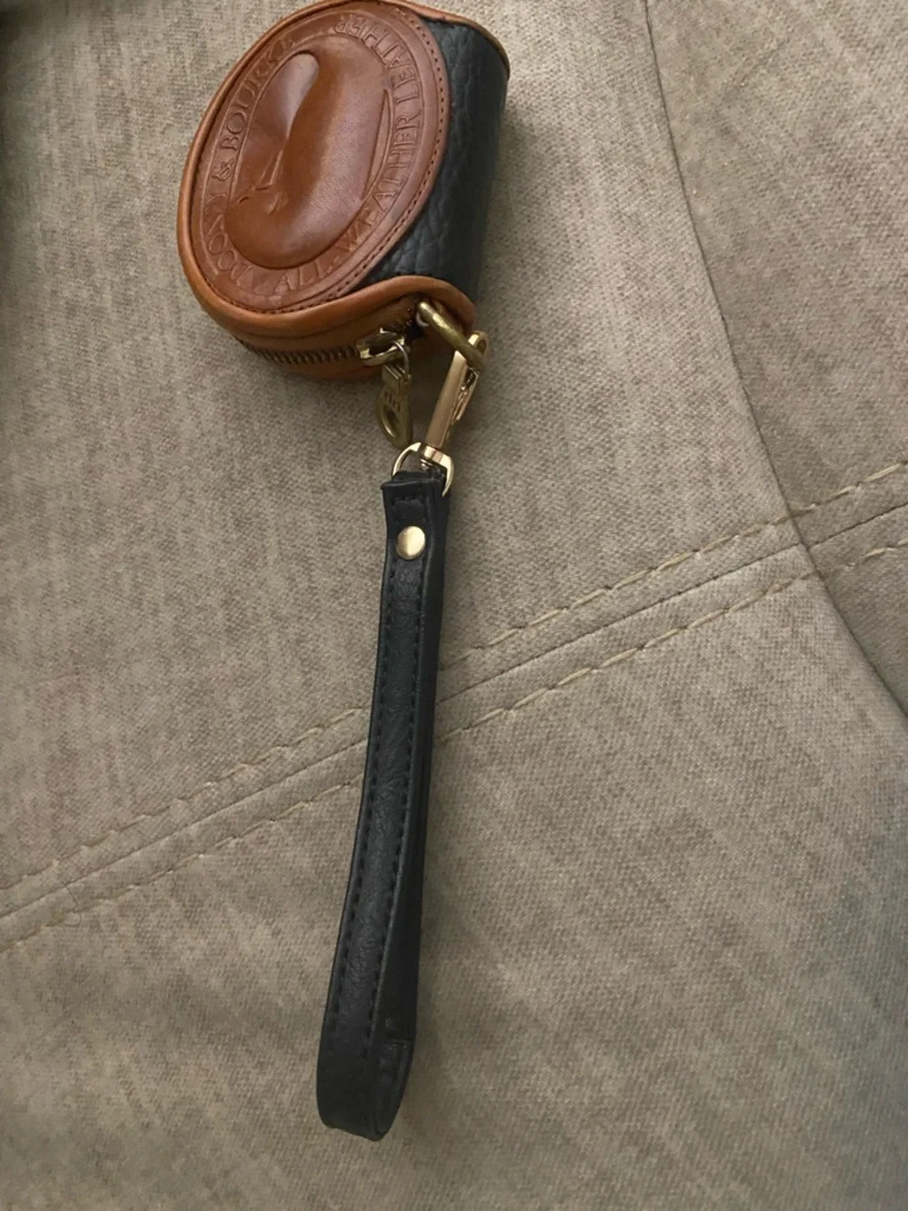 Vintage Dooney & Bourke Tan Leather Coin Pouch - Picture 12 of 12